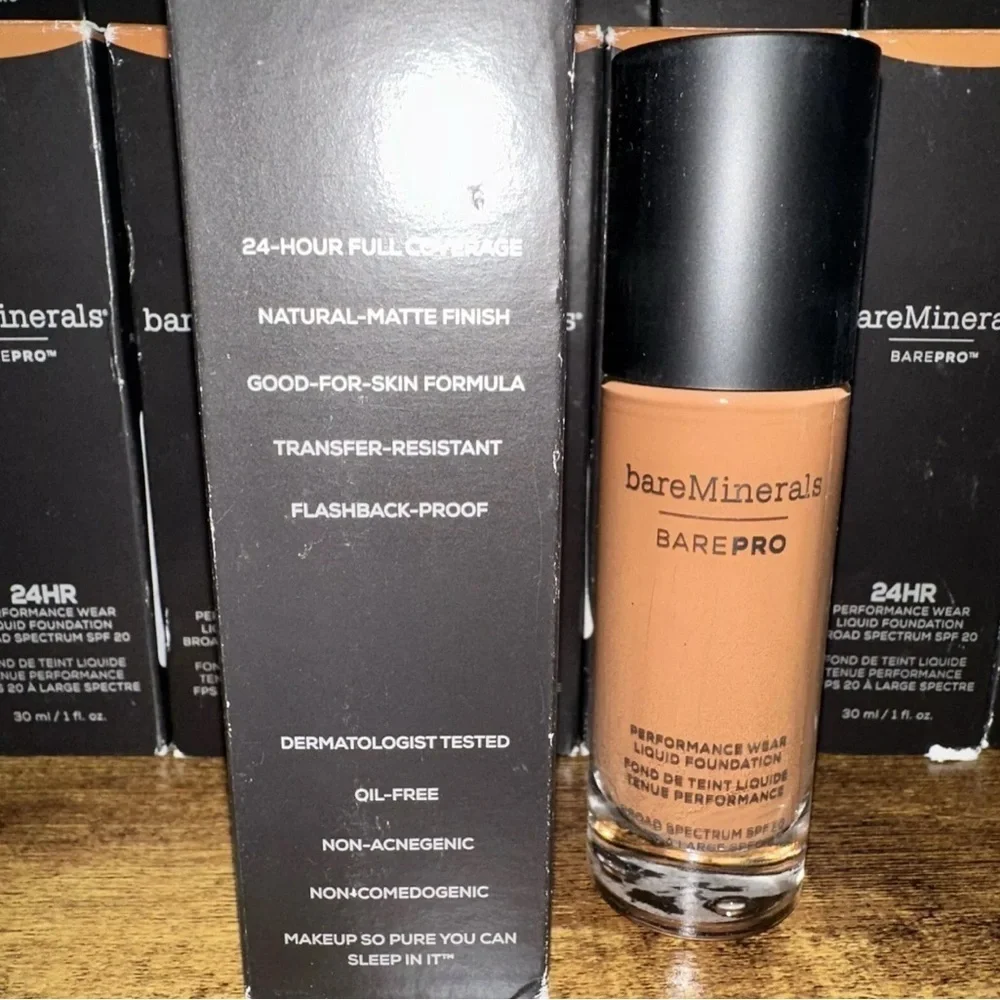 NIB bareMinerals BAREPRO Performance Wear Liquid Foundation SPF 20 Maple 1 oz